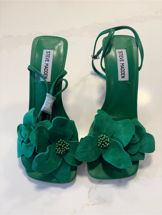 Steve Madden Shoes - Steve Madden Green Floral Appliqué Strappy Heels